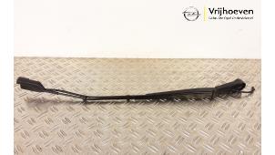Used Front wiper arm Opel Astra L (F3/FB/FM/FP) 1.2 Turbo 110 12V Price € 35,01 Inclusive VAT offered by Autodemontage Vrijhoeven B.V.