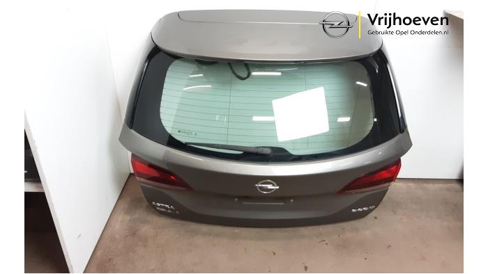 Begagnade Baklucka Opel Astra K Sports Tourer 1.6 CDTI 110 16V Pris € 750,00 Marginaltabell erbjuds av Autodemontage Vrijhoeven B.V.