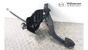 Used Clutch pedal Opel Astra L (F3/FB/FM/FP) 1.2 Turbo 110 12V Price € 75,00 Margin scheme offered by Autodemontage Vrijhoeven B.V.