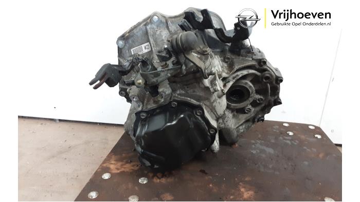 Gearbox from a Opel Agila (A) 1.0 12V Twin Port 2005