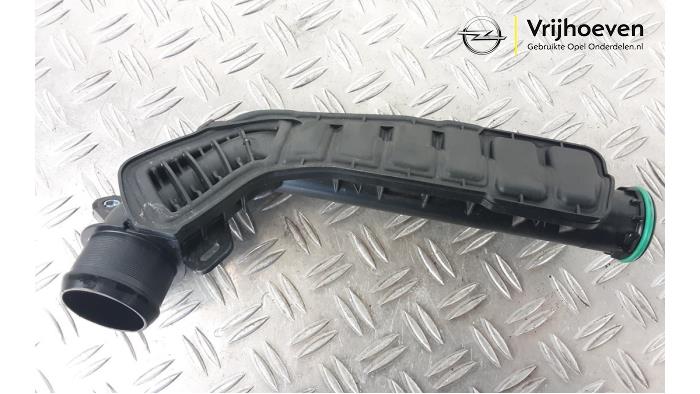 Gebrauchte Intercooler Rohr Opel Astra L (F3/FB/FM/FP) 1.2 Turbo 110 12V Preis € 25,00 Mit Mehrwertsteuer angeboten von Autodemontage Vrijhoeven B.V.