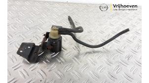 Used Vacuum valve Opel Corsa D 1.3 CDTi 16V Ecotec Price € 20,00 Margin scheme offered by Autodemontage Vrijhoeven B.V.