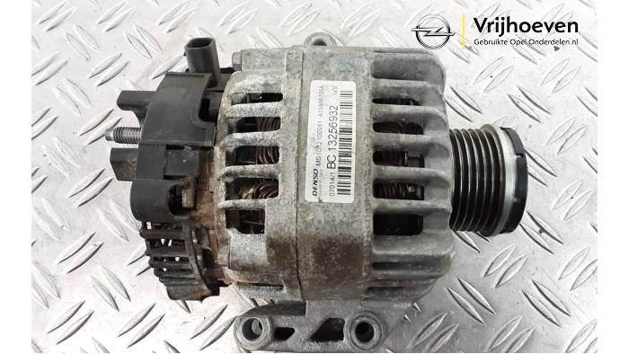 Begagnade Dynamo Opel Corsa D 1.3 CDTi 16V Ecotec Pris € 30,00 Marginaltabell erbjuds av Autodemontage Vrijhoeven B.V.