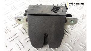 Used Tailgate lock mechanism Opel Astra H SW (L35) 1.6 16V Twinport Price € 25,00 Margin scheme offered by Autodemontage Vrijhoeven B.V.