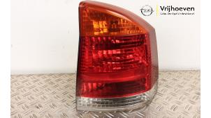 Używane Tylne swiatlo pozycyjne prawe Opel Vectra C 1.8 16V Cena € 30,00 Procedura marży oferowane przez Autodemontage Vrijhoeven B.V.