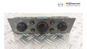 Usados Panel de control de calefacción Opel Vectra C 1.8 16V Precio € 40,00 Norma de margen ofrecido por Autodemontage Vrijhoeven B.V.