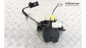 Used Tailgate lock mechanism Opel Vectra C 1.8 16V Price € 80,00 Margin scheme offered by Autodemontage Vrijhoeven B.V.