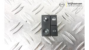 Used Electric window switch Opel Vectra C 1.8 16V Price € 15,00 Margin scheme offered by Autodemontage Vrijhoeven B.V.