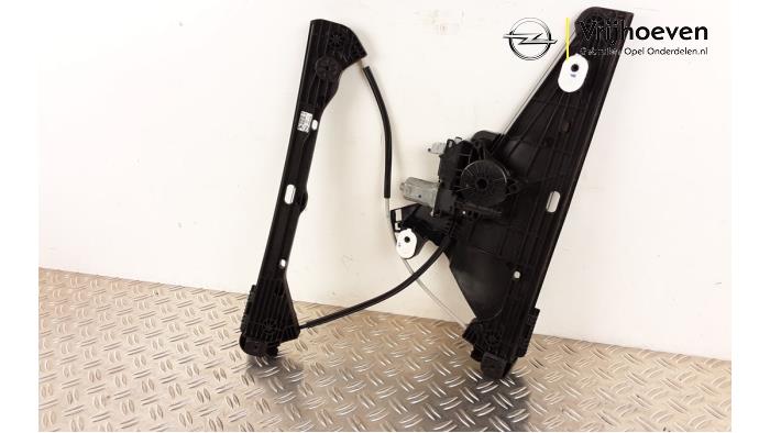 Window mechanism 4-door, front right from a Opel Corsa F (UB/UH/UP) 1.2 12V 75 2022