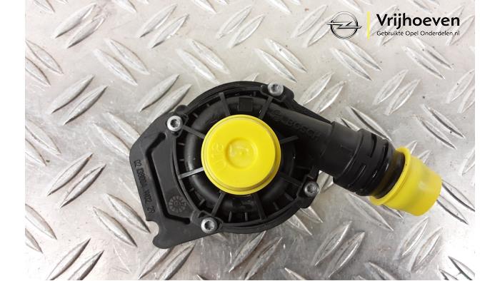 Begagnade Extra vattenpump Opel Mokka Mokka-e, Electric 50 kWh Pris € 40,00 Marginaltabell erbjuds av Autodemontage Vrijhoeven B.V.