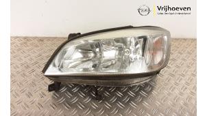 Used Headlight, left Opel Zafira (F75) 1.8 16V Price € 35,00 Margin scheme offered by Autodemontage Vrijhoeven B.V.