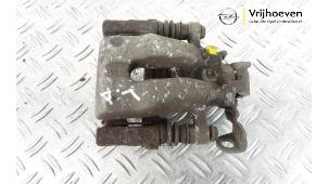 Used Rear brake calliper, left Opel Zafira (F75) 1.8 16V Price € 30,00 Margin scheme offered by Autodemontage Vrijhoeven B.V.