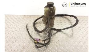 Used Power steering pump Opel Zafira (F75) 1.8 16V Price € 75,00 Margin scheme offered by Autodemontage Vrijhoeven B.V.