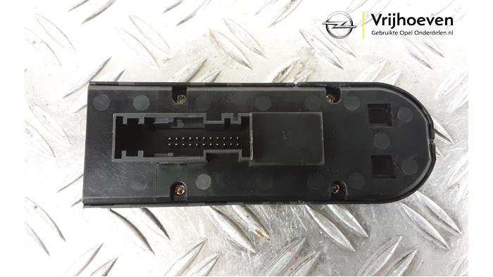 Multi-functional window switch from a Opel Tigra Twin Top 1.4 16V 2004