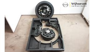 Used Jackkit + spare wheel Opel Astra K 1.0 Turbo 12V Price € 250,00 Margin scheme offered by Autodemontage Vrijhoeven B.V.