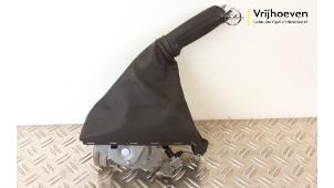 Usados Palanca de freno de mano Opel Corsa D 1.3 CDTi 16V ecoFLEX Precio € 40,00 Norma de margen ofrecido por Autodemontage Vrijhoeven B.V.