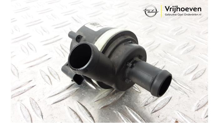 Begagnade Extra vattenpump Opel Corsa D 1.3 CDTi 16V ecoFLEX Pris € 30,00 Marginaltabell erbjuds av Autodemontage Vrijhoeven B.V.