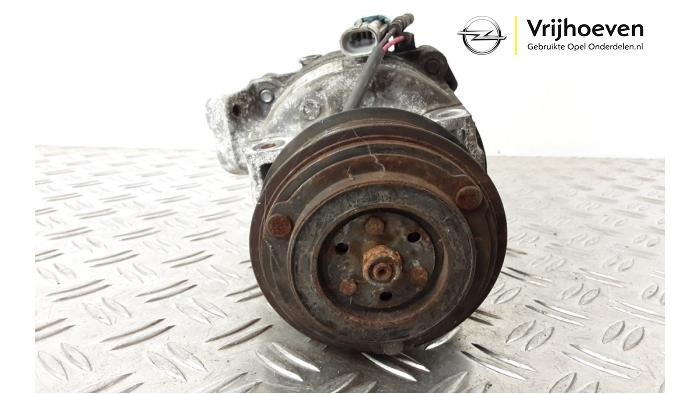 Air conditioning pump from a Opel Adam 1.2 16V 2013