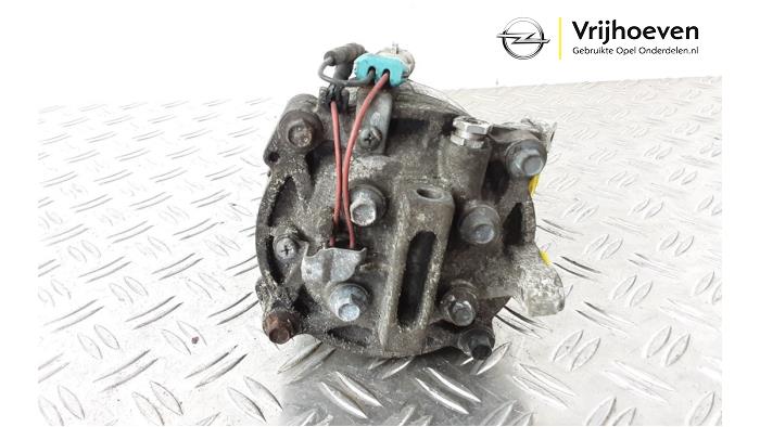 Air conditioning pump from a Opel Adam 1.2 16V 2013