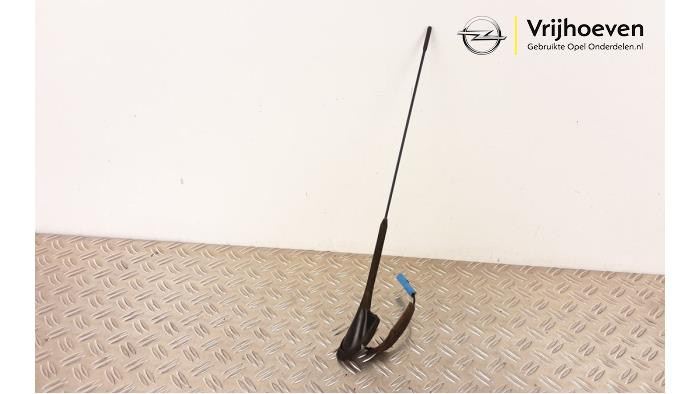 Używane Antena Opel Tigra Twin Top 1.4 16V Cena € 20,00 Procedura marży oferowane przez Autodemontage Vrijhoeven B.V.