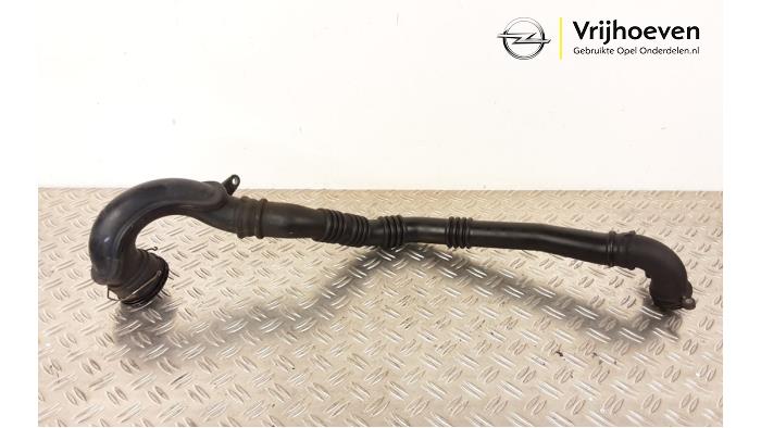 Usagé Tube intercooler Opel Astra J (PC6/PD6/PE6/PF6) 1.3 CDTI 16V EcoFlex Prix € 25,00 Règlement à la marge proposé par Autodemontage Vrijhoeven B.V.