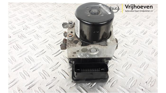 Usagé Bloc ABS Opel Astra J (PC6/PD6/PE6/PF6) 1.3 CDTI 16V EcoFlex Prix € 250,00 Règlement à la marge proposé par Autodemontage Vrijhoeven B.V.
