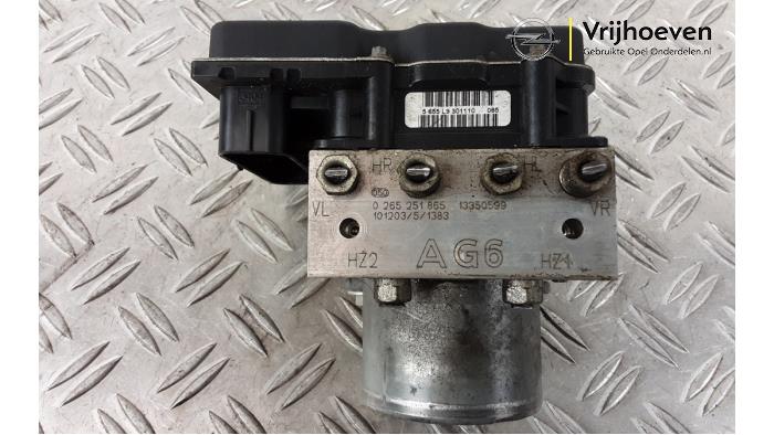 Usagé Bloc ABS Opel Corsa D 1.6i OPC 16V Turbo Prix € 150,00 Règlement à la marge proposé par Autodemontage Vrijhoeven B.V.