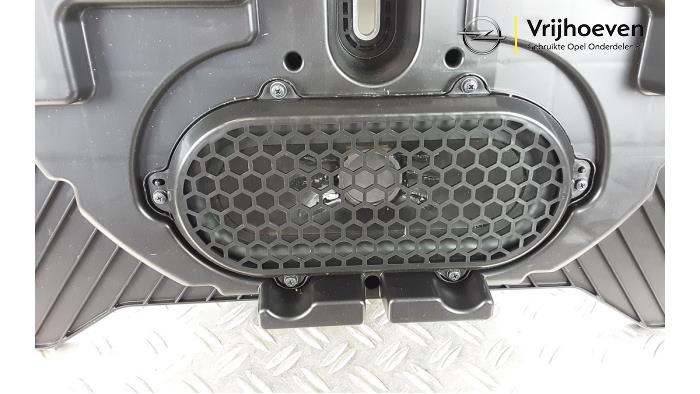 Caisson de graves d'un Opel Astra L (F3/FB/FM/FP) 1.2 Turbo 130 12V 2023