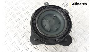 Usagé Haut-parleur Opel Astra L (F3/FB/FM/FP) 1.2 Turbo 130 12V Prix € 25,00 Règlement à la marge proposé par Autodemontage Vrijhoeven B.V.