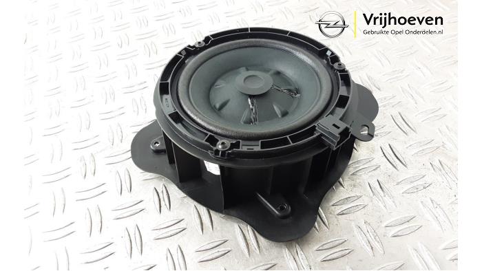 Speaker from a Opel Astra L (F3/FB/FM/FP) 1.2 Turbo 130 12V 2023