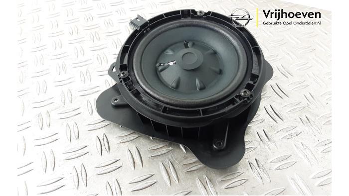 Speaker from a Opel Astra L (F3/FB/FM/FP) 1.2 Turbo 130 12V 2023