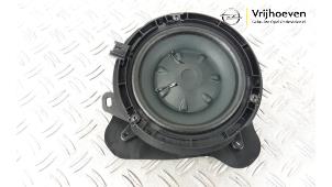 Usagé Haut-parleur Opel Astra L (F3/FB/FM/FP) 1.2 Turbo 130 12V Prix € 25,00 Règlement à la marge proposé par Autodemontage Vrijhoeven B.V.