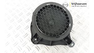 Usagé Haut-parleur Opel Astra L (F3/FB/FM/FP) 1.2 Turbo 130 12V Prix € 25,00 Règlement à la marge proposé par Autodemontage Vrijhoeven B.V.