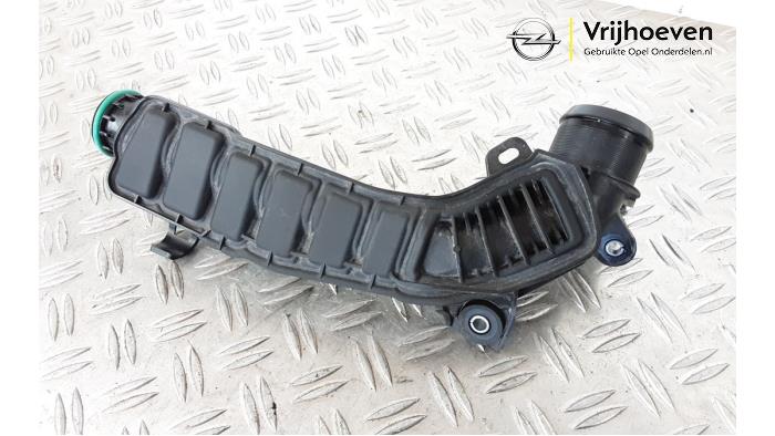 Gebrauchte Intercooler Rohr Opel Astra L (F3/FB/FM/FP) 1.2 Turbo 130 12V Preis € 25,00 Margenregelung angeboten von Autodemontage Vrijhoeven B.V.