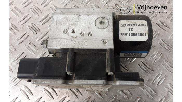 Usagé Pompe ABS Opel Vectra C Caravan 2.2 DIG 16V Prix € 30,00 Règlement à la marge proposé par Autodemontage Vrijhoeven B.V.