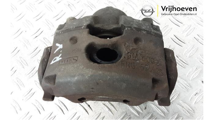 Gebrauchte Bremszange rechts vorne Opel Vectra C Caravan 2.2 DIG 16V Preis € 25,00 Margenregelung angeboten von Autodemontage Vrijhoeven B.V.