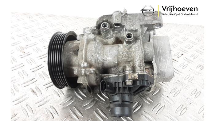 Begagnade Vattenpump Opel Astra K 1.6 SIDI Eco Turbo 16V Pris € 100,00 Marginaltabell erbjuds av Autodemontage Vrijhoeven B.V.