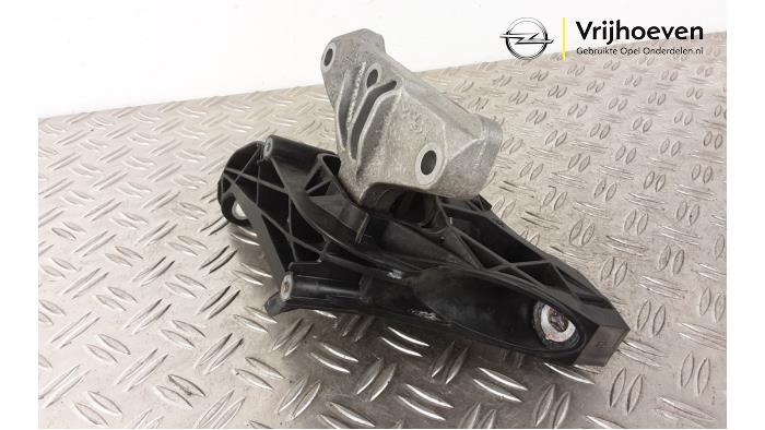 Used Engine mount Opel Combo Cargo 1.6 CDTI 75 Price € 25,00 Inclusive VAT offered by Autodemontage Vrijhoeven B.V.