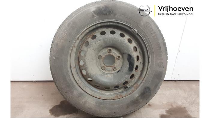 Spare wheel mechanism from a Opel Combo Cargo 1.6 CDTI 75 2019