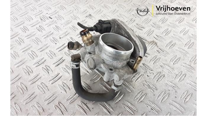 Usagé Boitier papillon Opel Astra H Twin Top (L67) 1.8 16V Prix € 30,00 Règlement à la marge proposé par Autodemontage Vrijhoeven B.V.