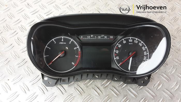 Begagnade Instrumentpanel Opel Corsa E 1.0 SIDI Turbo 12V Pris € 100,00 Marginaltabell erbjuds av Autodemontage Vrijhoeven B.V.