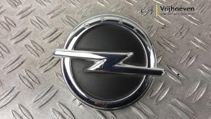 Gebrauchte Heckklappengriff Opel Corsa E 1.0 SIDI Turbo 12V Preis € 25,00 Margenregelung angeboten von Autodemontage Vrijhoeven B.V.