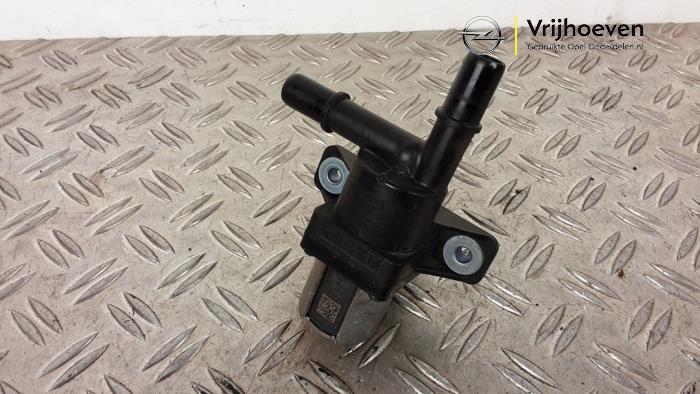 Begagnade Extra vattenpump Opel Astra L (F3/FB/FM/FP) 1.6 Plug-in Hybrid Turbo 16V Pris € 25,00 Marginaltabell erbjuds av Autodemontage Vrijhoeven B.V.