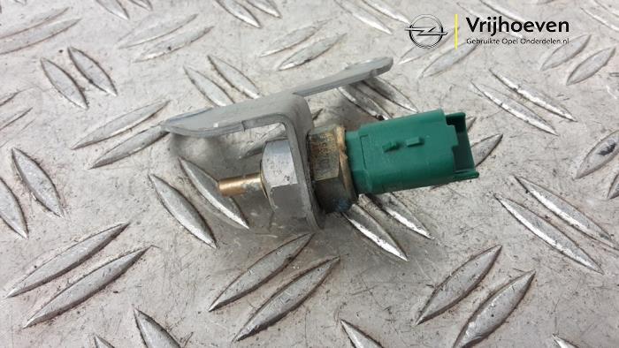 Used Engine temperature sensor Opel Astra L (F3/FB/FM/FP) 1.6 Plug-in Hybrid Turbo 16V Price € 20,00 Margin scheme offered by Autodemontage Vrijhoeven B.V.