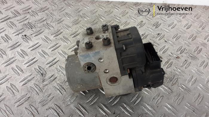 Begagnade ABS-pump Opel Meriva (A) 1.6 16V Pris € 35,00 Marginaltabell erbjuds av Autodemontage Vrijhoeven B.V.