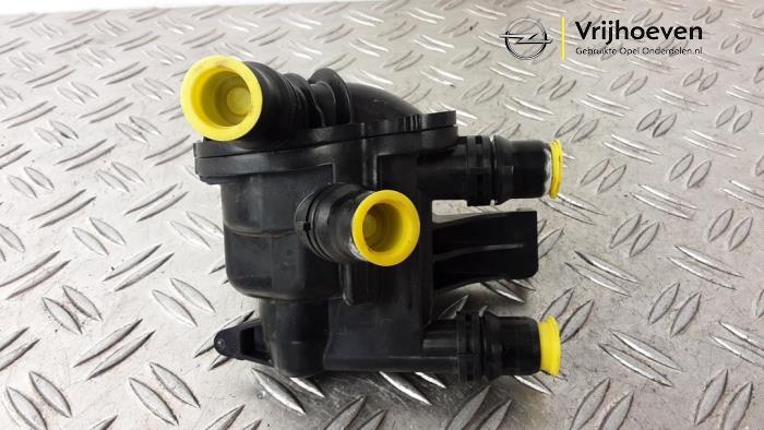 Usagé Divers Opel Astra L (F3/FB/FM/FP) 1.6 Plug-in Hybrid Turbo 16V Prix € 50,00 Règlement à la marge proposé par Autodemontage Vrijhoeven B.V.