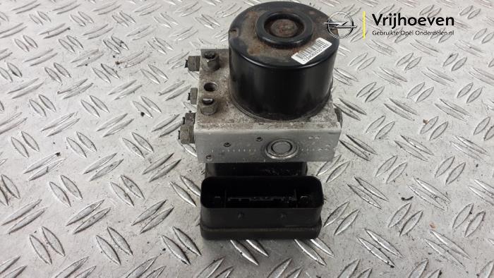 Usagé Bloc ABS Opel Astra H SW (L35) 1.7 CDTi 16V Prix € 200,00 Règlement à la marge proposé par Autodemontage Vrijhoeven B.V.