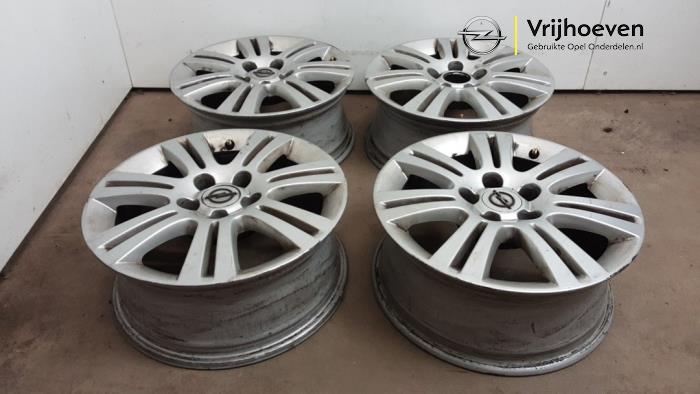 Kit jantes d'un Opel Astra H SW (L35) 1.7 CDTi 16V 2008