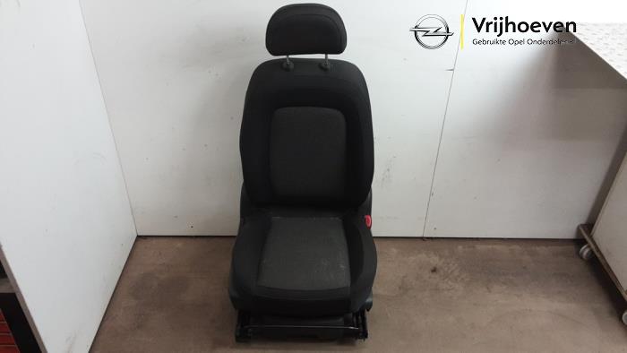 Używane Fotel prawy Opel Antara (LA6) 2.4 16V 4x4 Cena € 125,00 Procedura marży oferowane przez Autodemontage Vrijhoeven B.V.