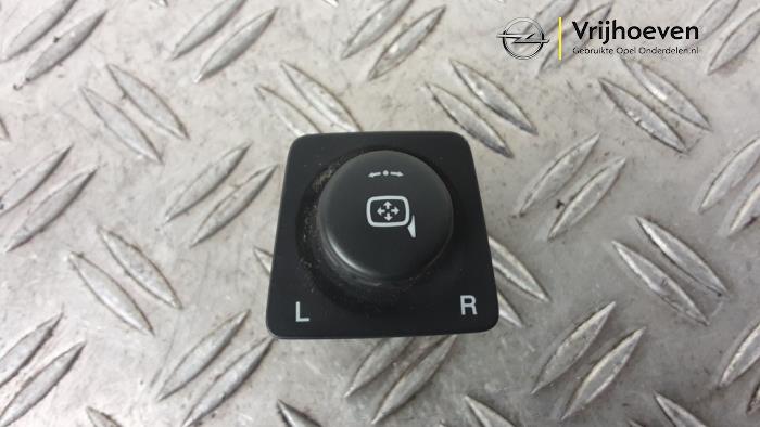 Usados Interruptor de retrovisor Opel Antara (LA6) 2.4 16V 4x4 Precio € 15,00 Norma de margen ofrecido por Autodemontage Vrijhoeven B.V.